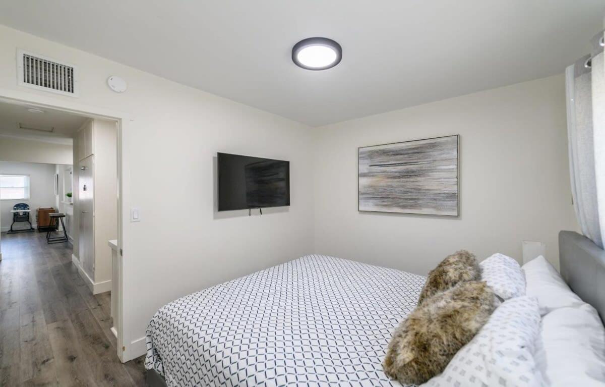 Spacious Disneyland 5 Bedroom 4 Bath House With Game Room Анахайм Екстериор снимка