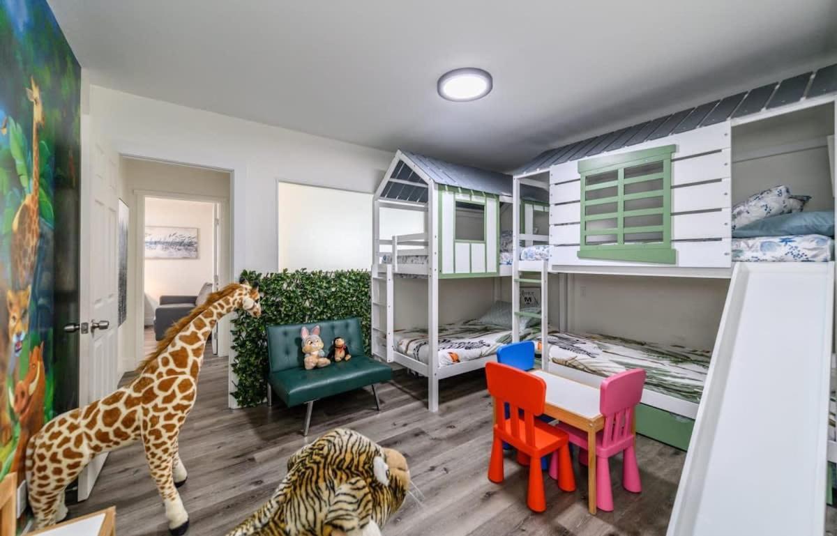 Spacious Disneyland 5 Bedroom 4 Bath House With Game Room Анахайм Екстериор снимка